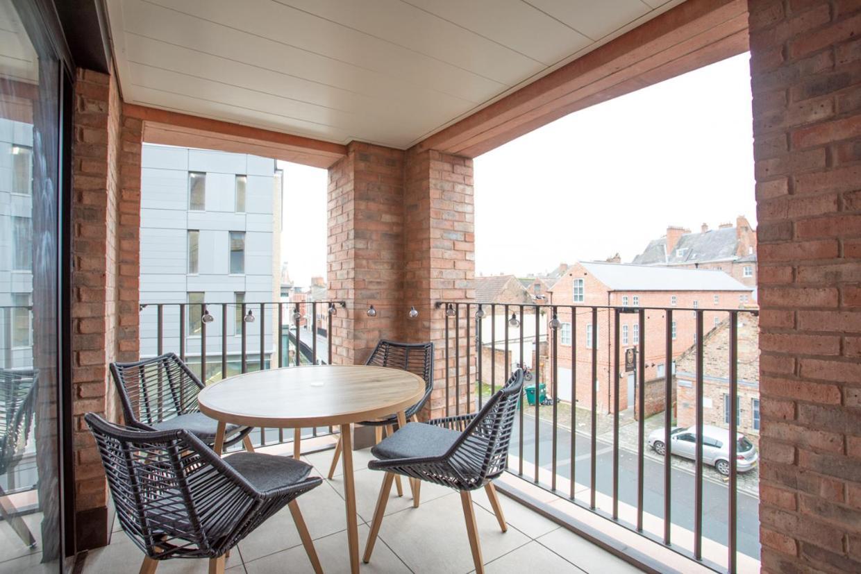 Luxury 2 Bedroom Apartment With Free Parking In The Heart Of York Exterior foto